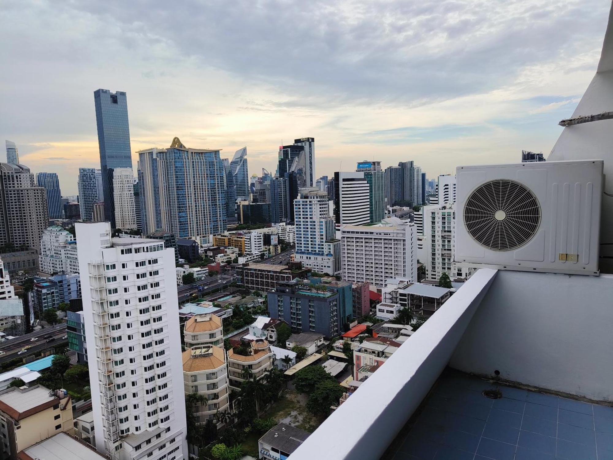 فندق Omni Tower Sukhumvit Nana Direct بانكوك المظهر الخارجي الصورة